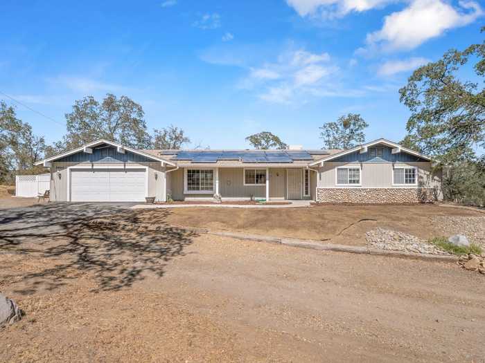 photo 1: 29865 Horseshoe Drive, Coarsegold CA 93614