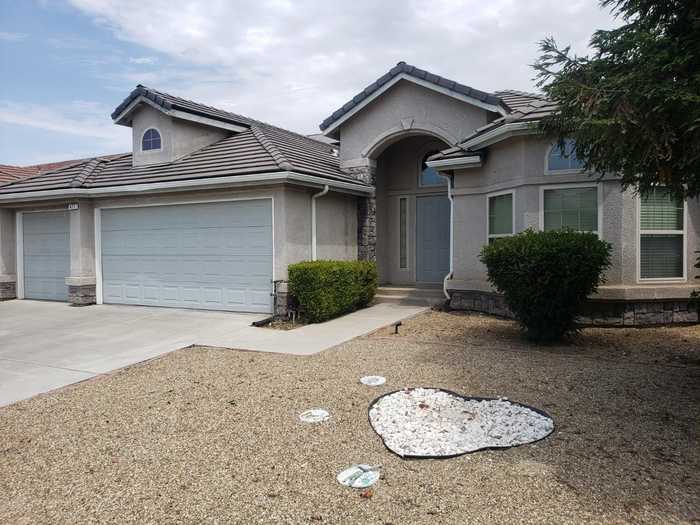 photo 2: 471 W Fremont Avenue, Clovis CA 93612