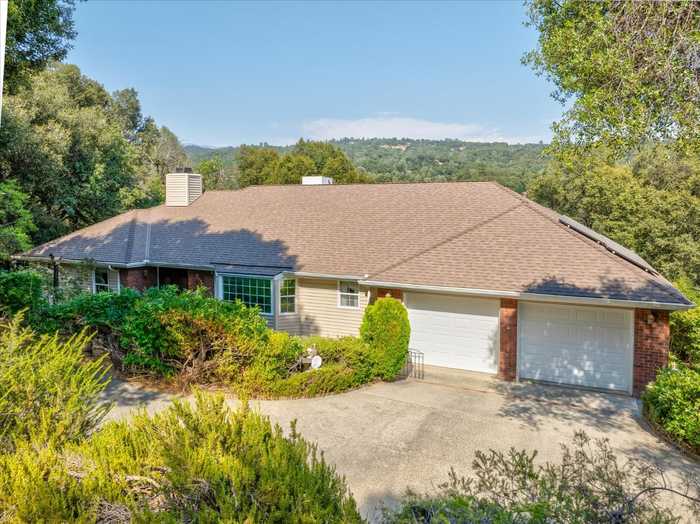 photo 1: 39309 Forest Park Lane, Oakhurst CA 93644