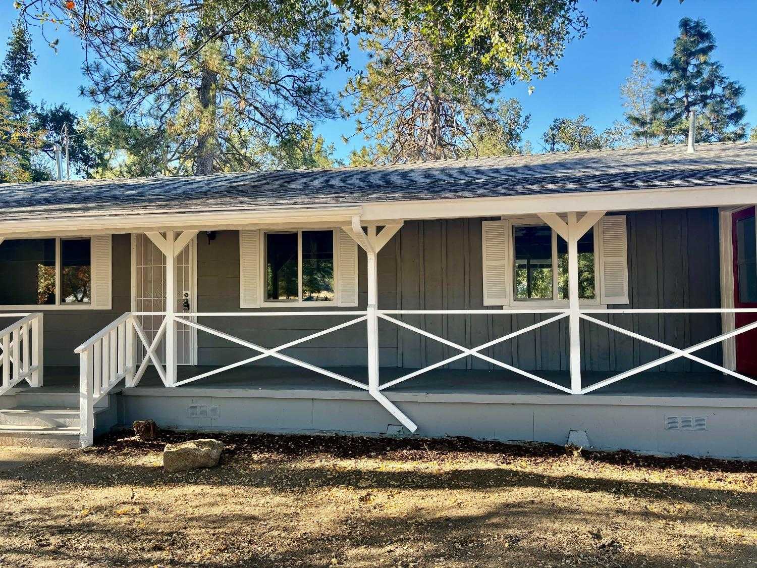 photo 2: 51827 Road 423, Oakhurst CA 93644