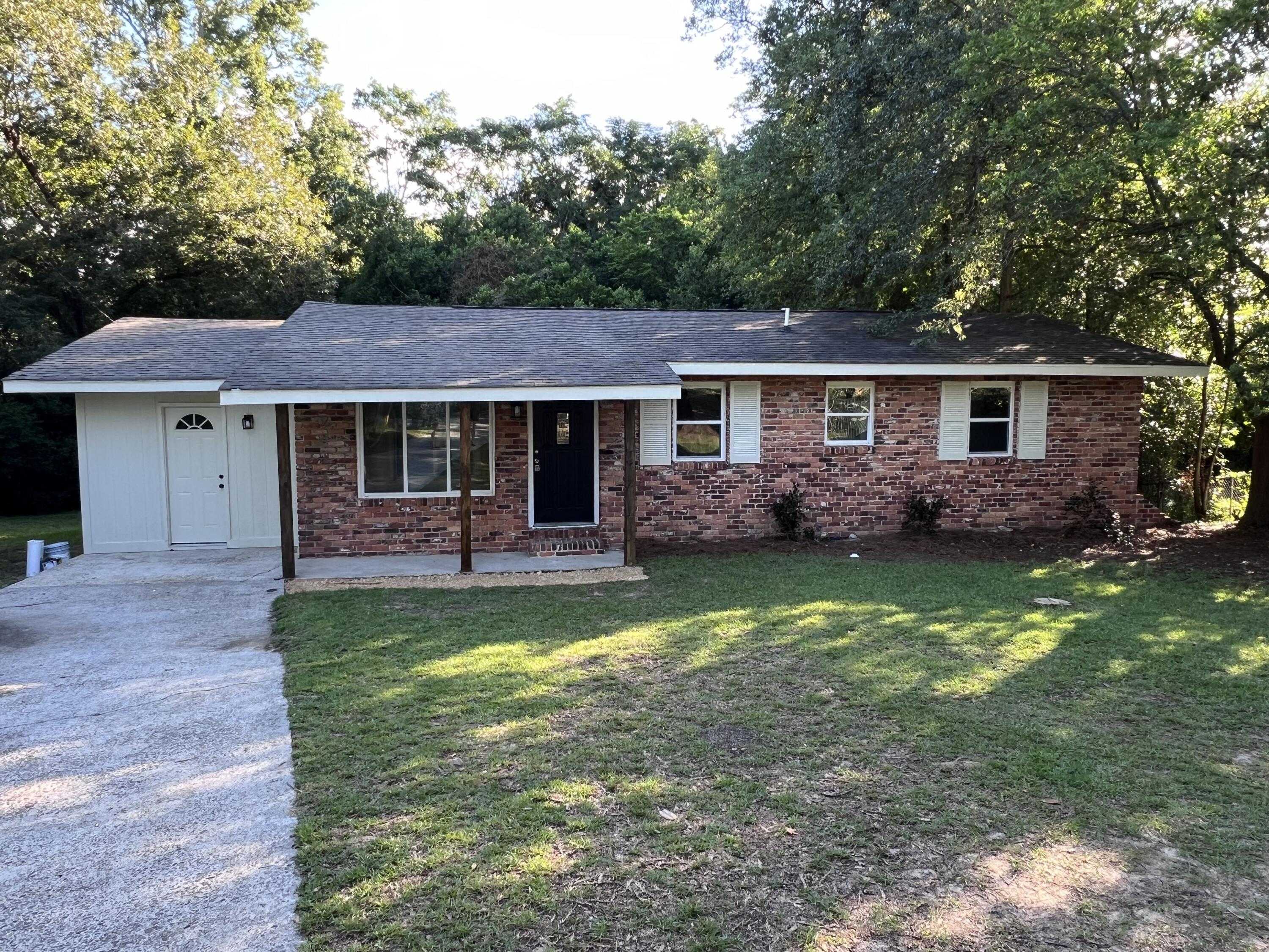 photo 1: 1407 RIDGEWOOD Drive, Augusta GA 30909