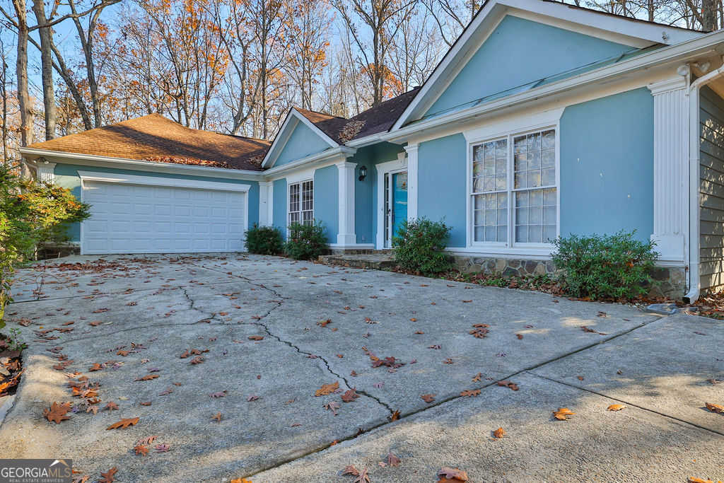 photo 1: 82 Oakwood Hills Drive, Suwanee GA 30024