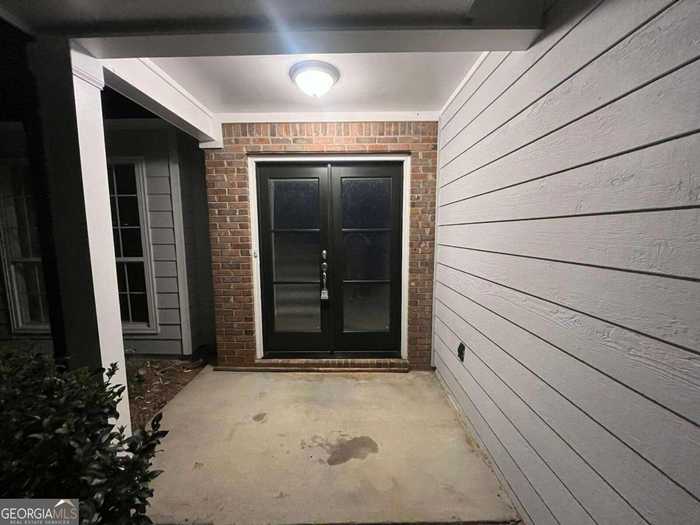 photo 2: 283 Horseshoe Bend, Riverdale GA 30274