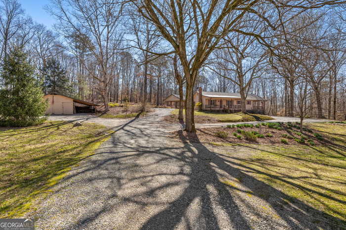 photo 2: 1552 Hollywood Highway, Clarkesville GA 30523