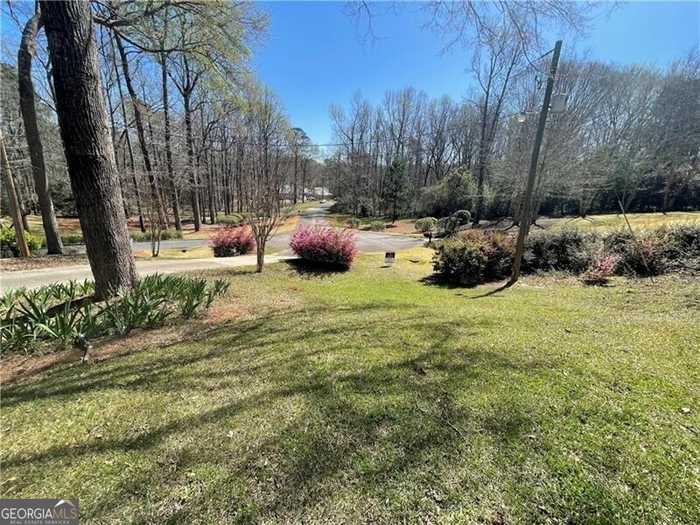 photo 2: 224 Creekwood Court, Sandersville GA 31082