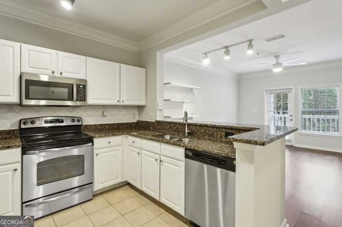 photo 1: 1100 Westchester Ridge NE Unit 1110, Atlanta GA 30329