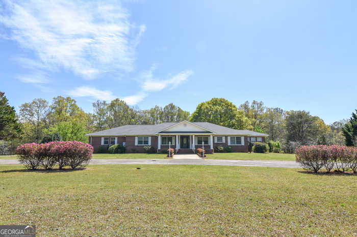 photo 1: 401 Oxford Circle, Concord GA 30206