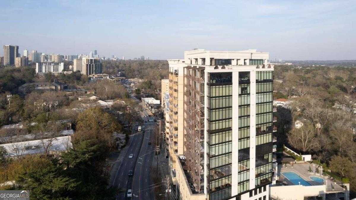 photo 2: 2233 Peachtree Road NE Unit 1502, Atlanta GA 30309