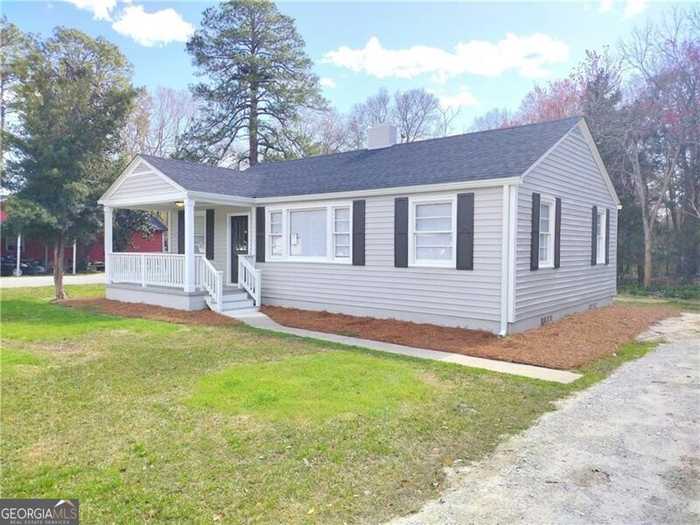 photo 1: 143 Simmons Street, Baxley GA 31513