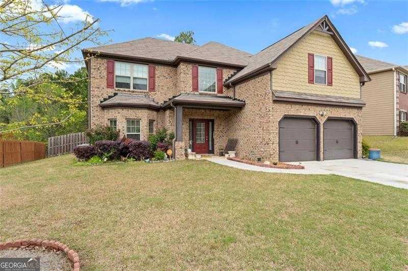 photo 3: 7684 STONE MEADOW Trail, Lithonia GA 30058