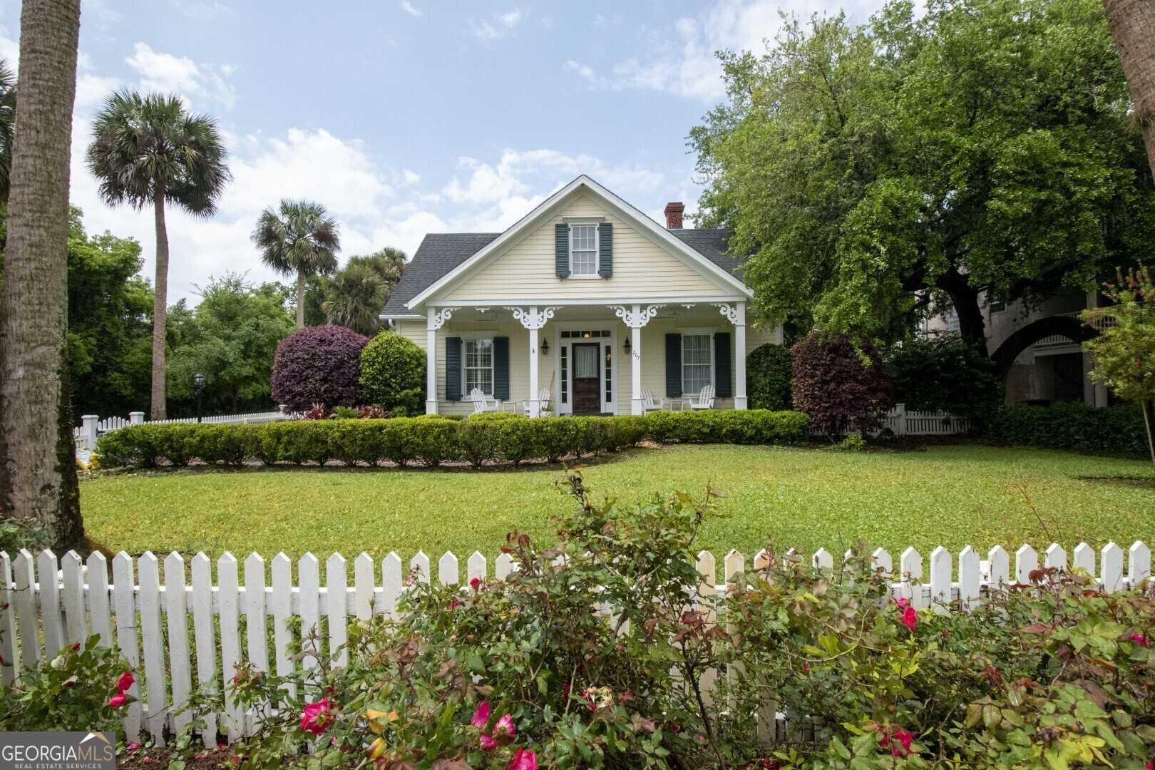 photo 1: 207 Ready Street, St. Marys GA 31558