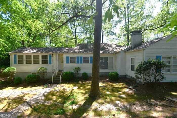 photo 1: 3565 Roxboro Road NE, Atlanta GA 30326