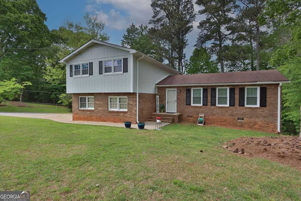 photo 3: 2527 Old Peachtree Road, Duluth GA 30097