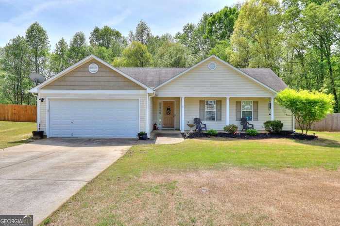 photo 2: 1744 Jessica Court, Winder GA 30680