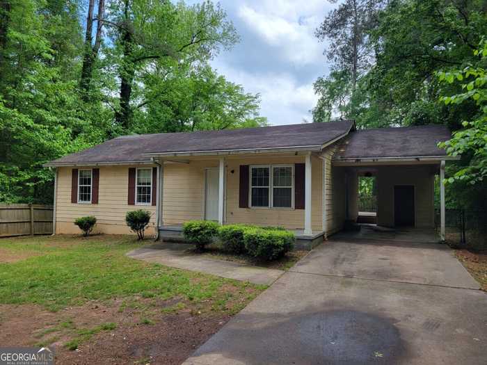 photo 1: 1085 Hendon Road SE, Atlanta GA 30354