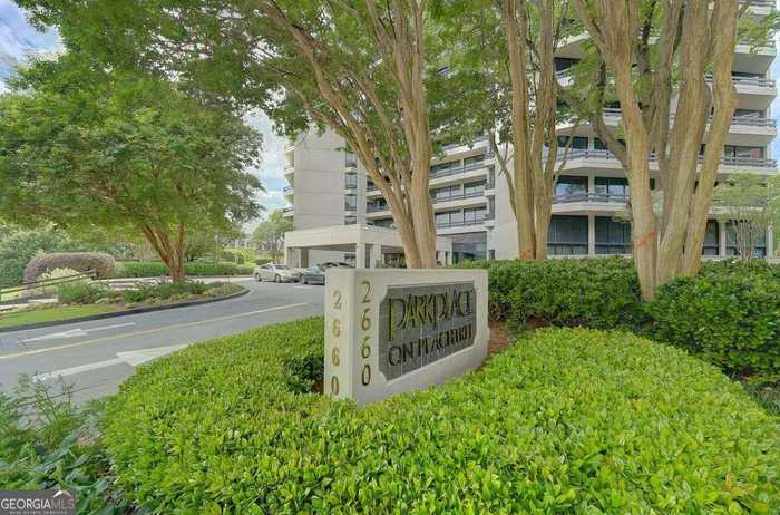 photo 2: 2660 Peachtree Road NW Unit 6C, Atlanta GA 30305