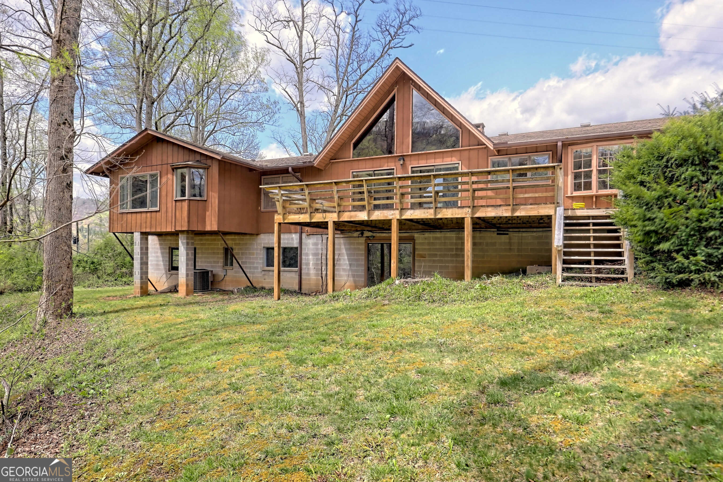 photo 2: 726 Cathey Rd, Rabun Gap GA 30568