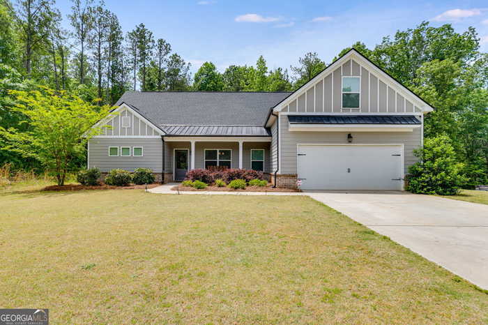 photo 1: 257 Valley Ridge Drive, Carrollton GA 30116