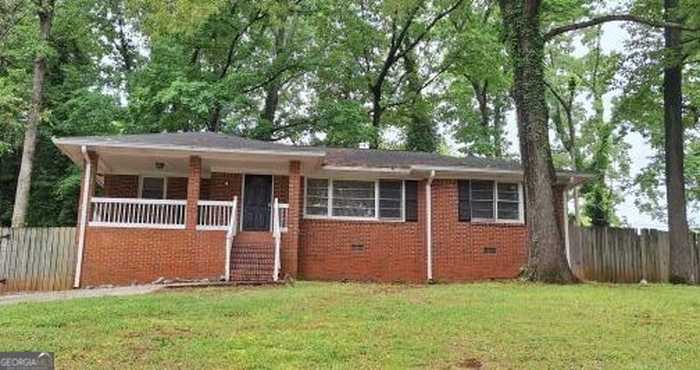 photo 1: 606 Warren Avenue, Scottdale GA 30079