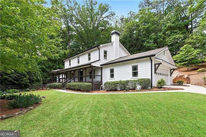 photo 1: 2100 WOOD Court, Marietta GA 30062