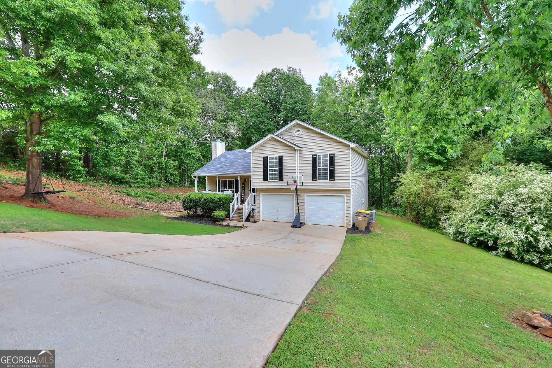 photo 2: 1620 Sedgefield Trail, Bethlehem GA 30620