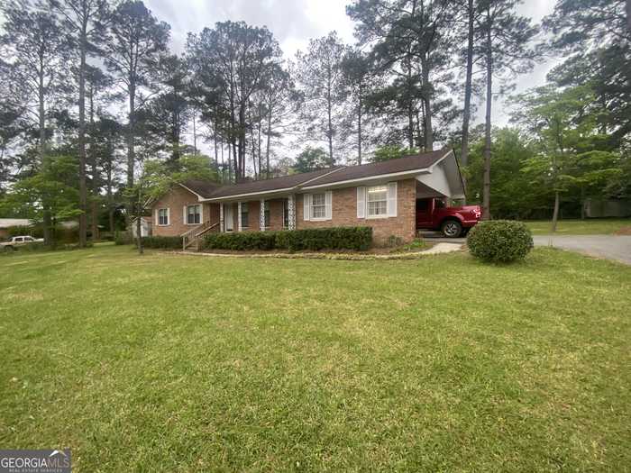 photo 1: 169 Crest Drive, Cochran GA 31014