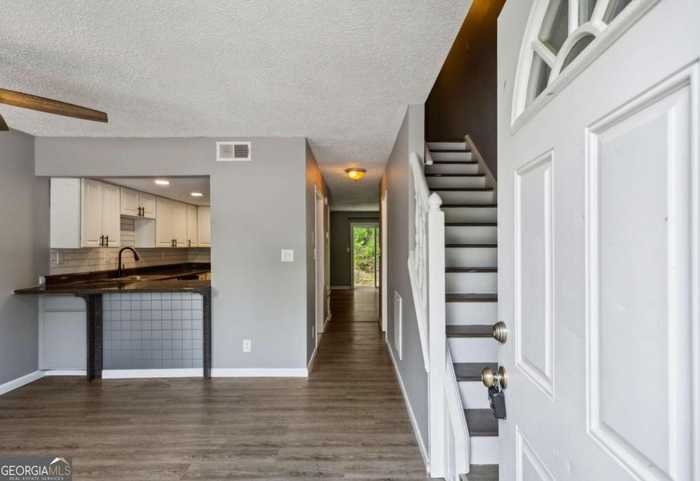 photo 2: 526 Granite Ridge, Atlanta GA 30350