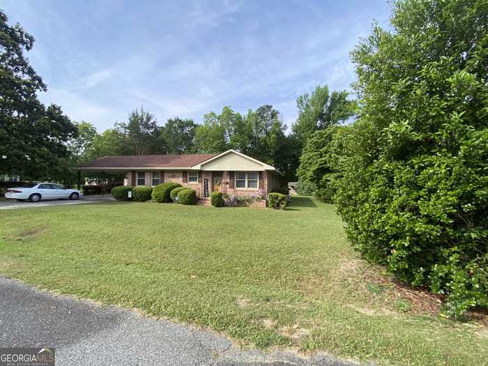 photo 1: 106 S Eighth Streets, Cochran GA 31014