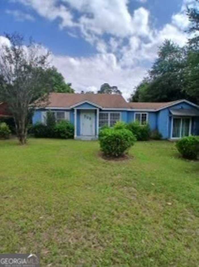 photo 1: 1710 W Highland Avenue, Albany GA 31707