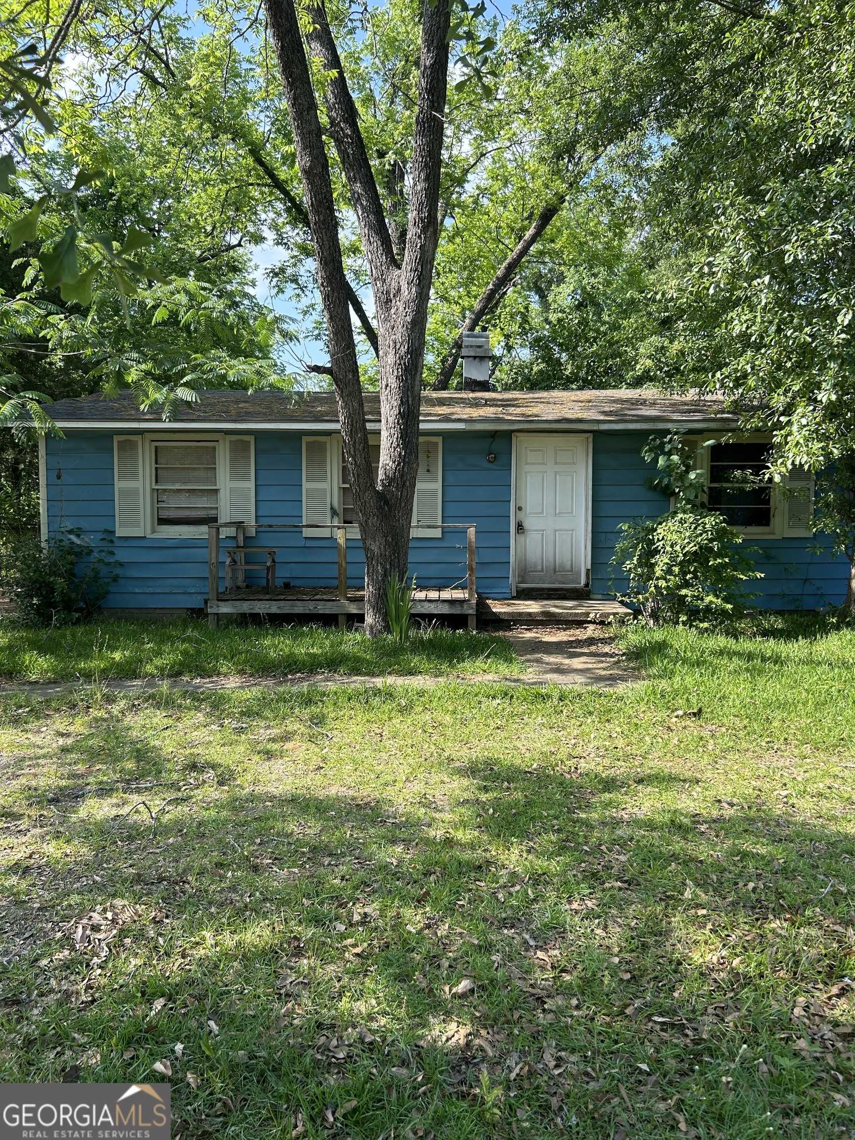 photo 1: 1011 E Residence Avenue, Albany GA 31705