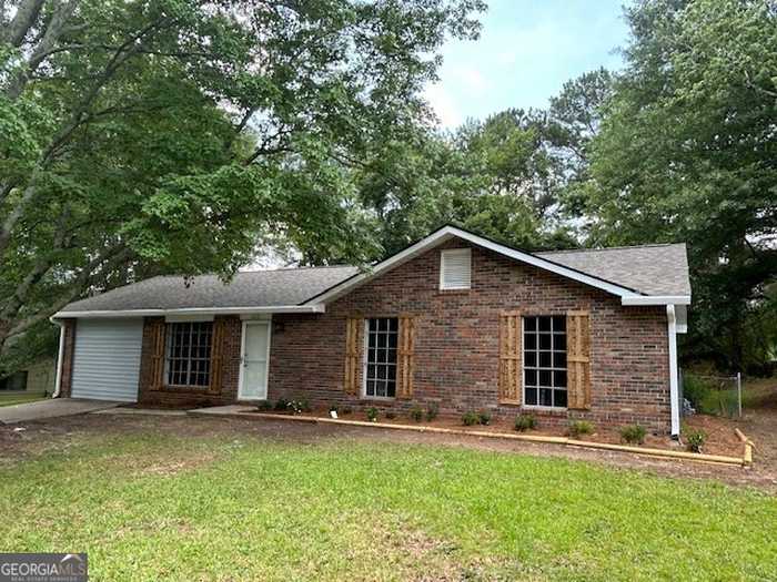 photo 1: 6115 Deerfield Court, Morrow GA 30260