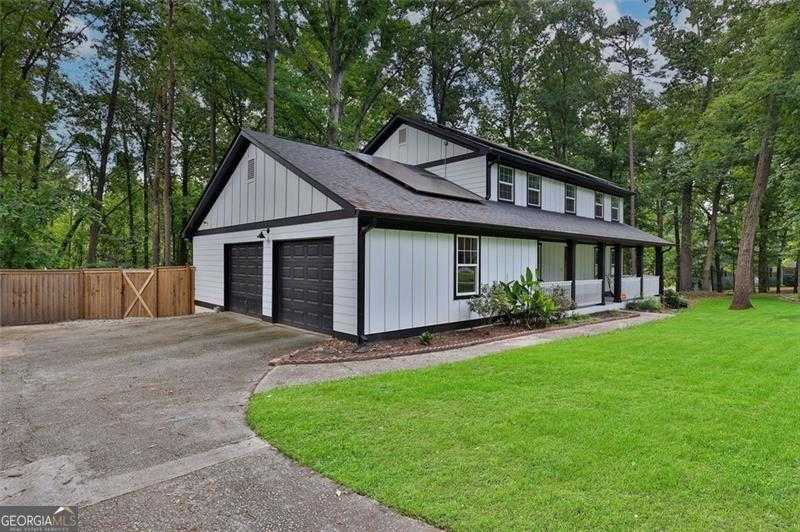 photo 3: 1476 Stoneleigh Hill Road, Lithonia GA 30058