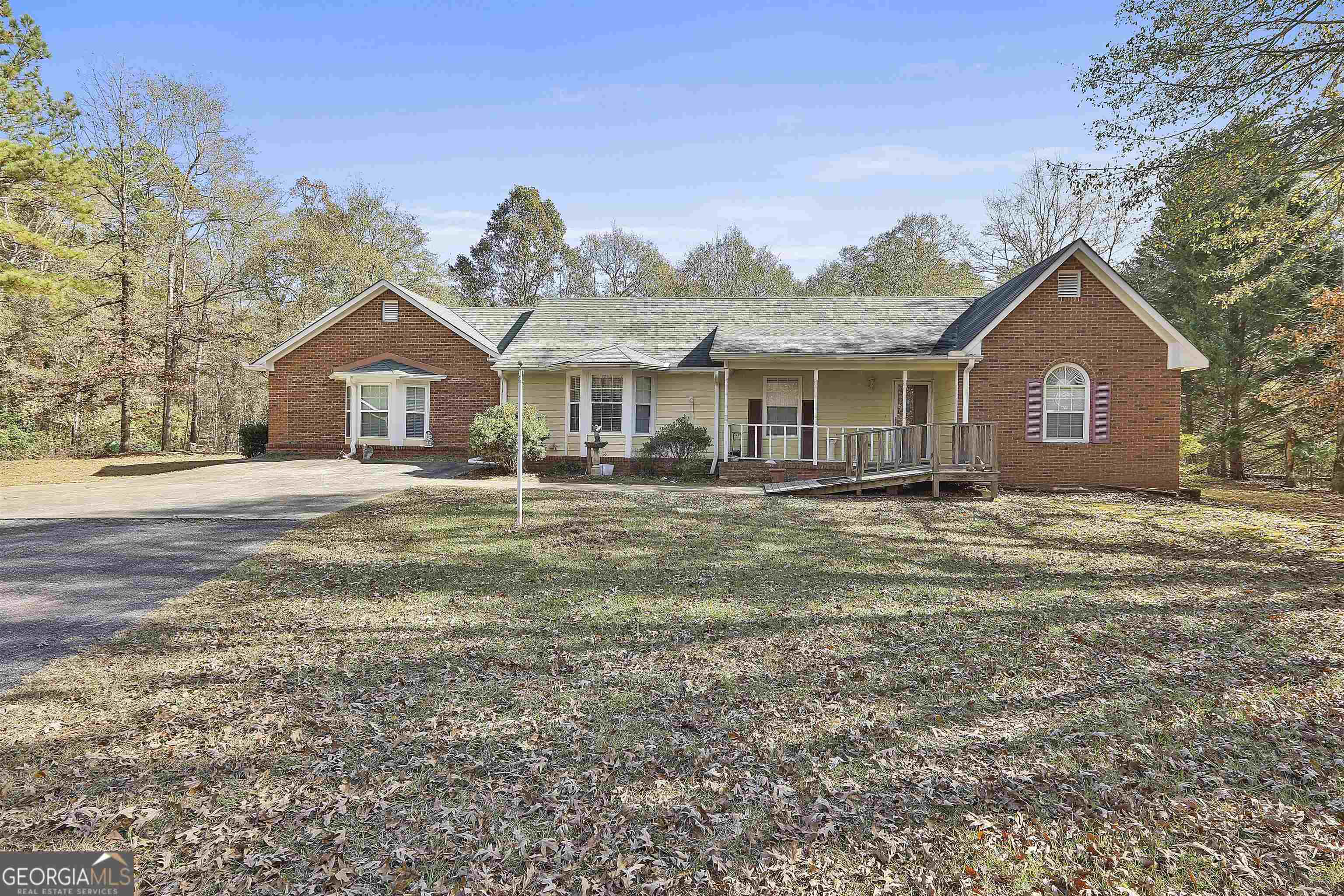 photo 1: 140 Shoal Creek Rd Road, Griffin GA 30223