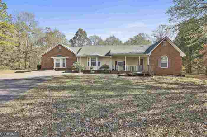 photo 1: 140 Shoal Creek Rd Road, Griffin GA 30223