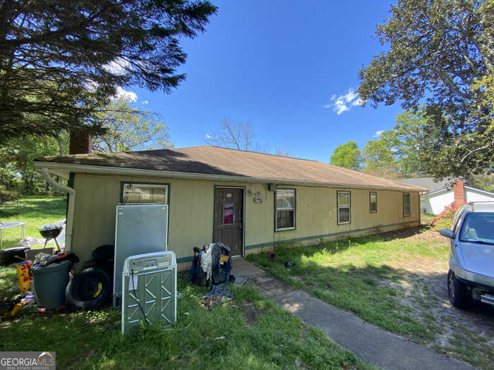 photo 1: 15 Brannon Street, Moreland GA 30259