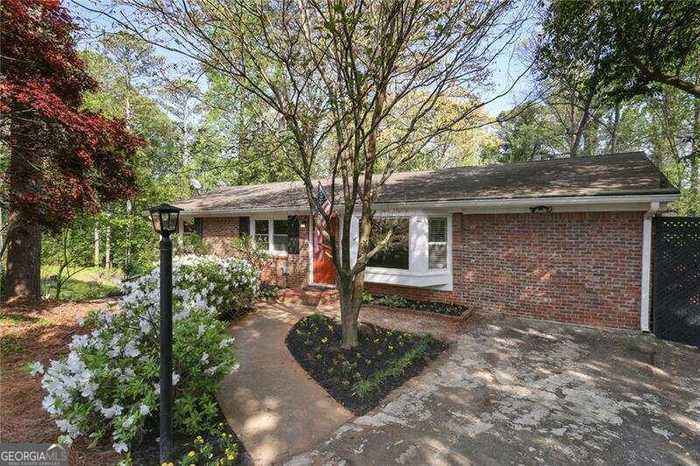 photo 2: 1092 Mountain View Drive, Marietta GA 30062