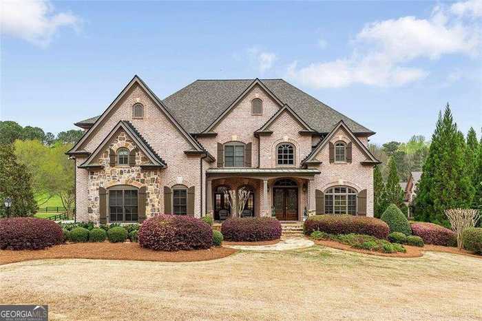 photo 1: 616 Glenover Drive, Alpharetta GA 30004