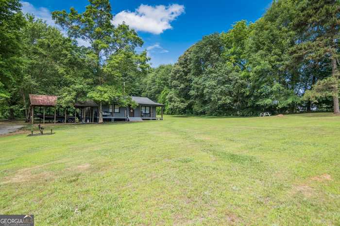 photo 2: 7127 Holly Springs Road, Pendergrass GA 30567