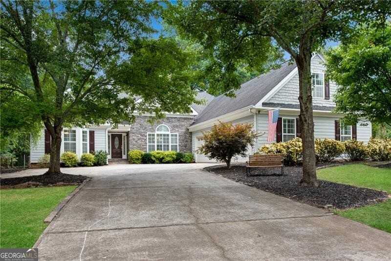 photo 1: 491 Masters Way, Athens GA 30607