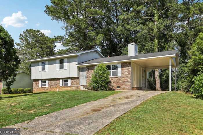 photo 1: 8770 Homewood Drive, Riverdale GA 30274