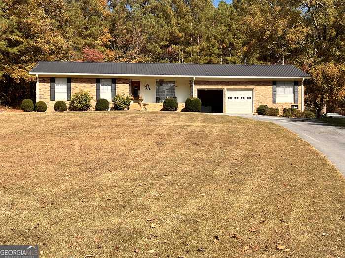 photo 1: 8690 Silver Hill Rd, Lyerly GA 30730