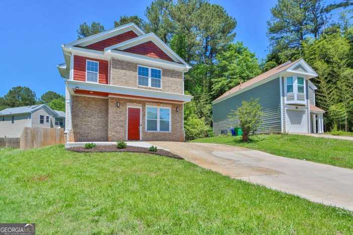 photo 2: 836 Leland Ct, Stone Mountain GA 30087