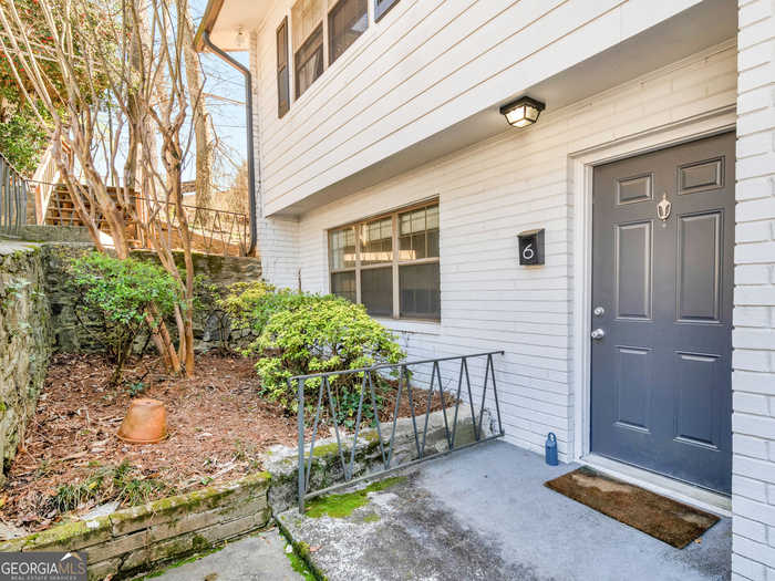 photo 2: 1683 Briarcliff Road NE Unit #6, Atlanta GA 30306