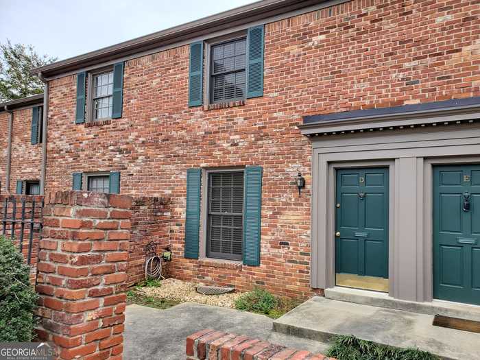 photo 1: 3087 Colonial Way Unit D, Atlanta GA 30341