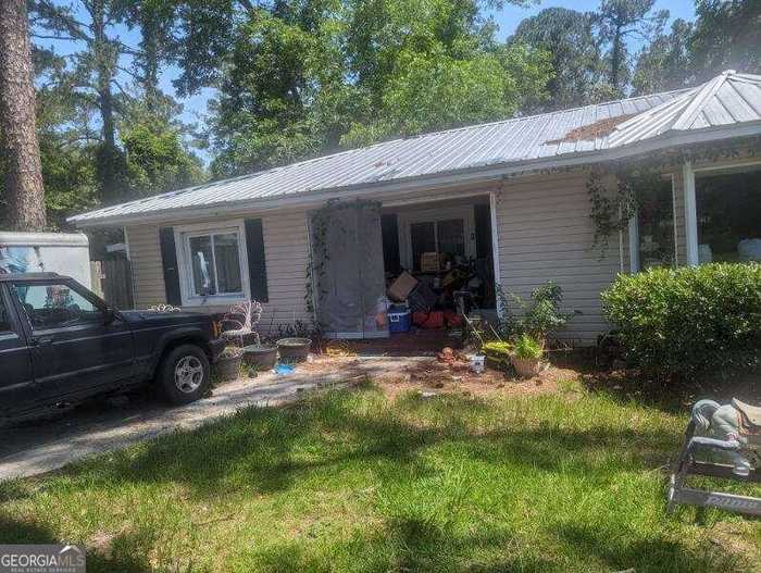 photo 1: 813 Goodwin Street, Waycross GA 31501