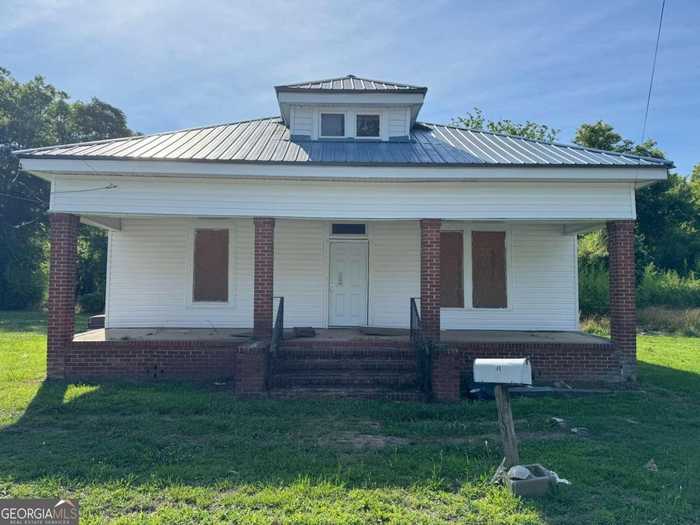 photo 1: 214 Campbell Street, Elberton GA 30635