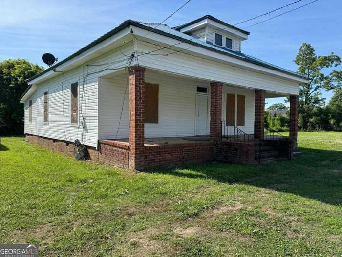 photo 2: 214 Campbell Street, Elberton GA 30635