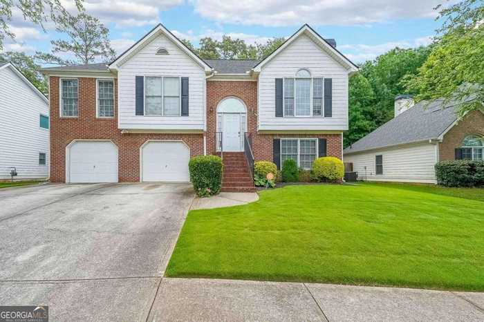 photo 1: 2891 MONTVIEW Drive SW, Marietta GA 30060