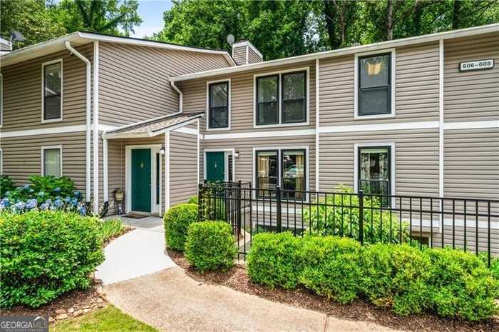 photo 1: 607 Wynnes Ridge Circle SE, Marietta GA 30067