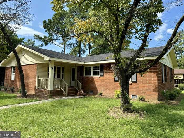 photo 1: 724 Victoria Circle, Dublin GA 31021